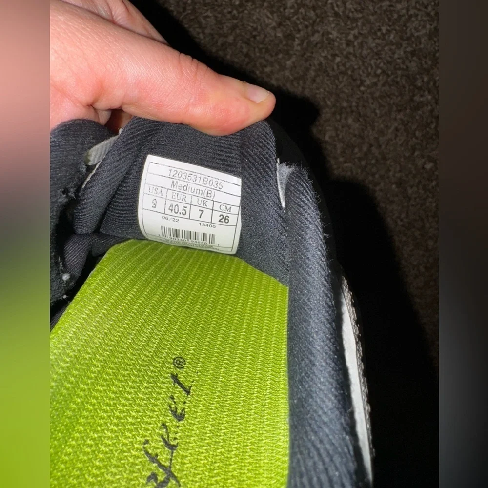 Brooks Athletic Shoes - Picture 6 of 6